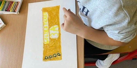 Powiększ grafikę: Dzień Chłopaka w naszej szkole. Chłopcy otrzymali niezwykły prezent - Golden Ticket.