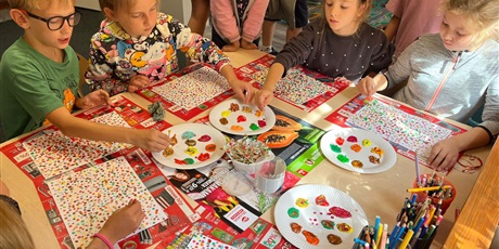 Powiększ grafikę: Dzień Kropki w świetlicy