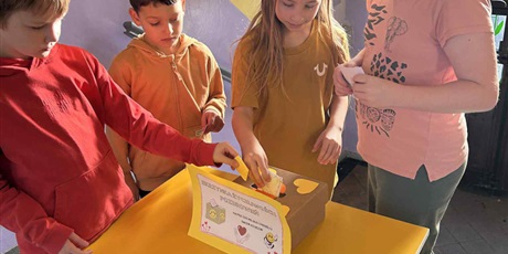 Powiększ grafikę: Dzień Życzliwości