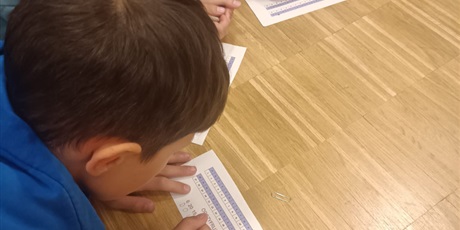 Powiększ grafikę: uczniowie klasy Va w czasie warsztatów