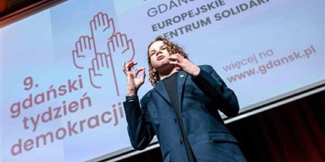Powiększ grafikę: wystąpienie Gustawa z 8b w PJM