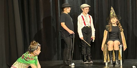 Powiększ grafikę: spektakl w teatrze Mostownia