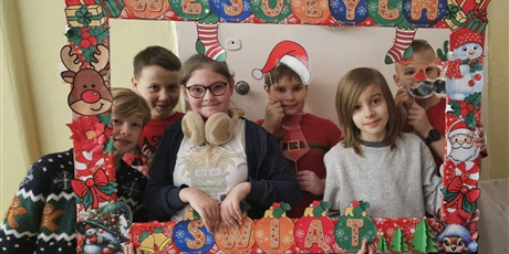 Powiększ grafikę: kiermasz świąteczny