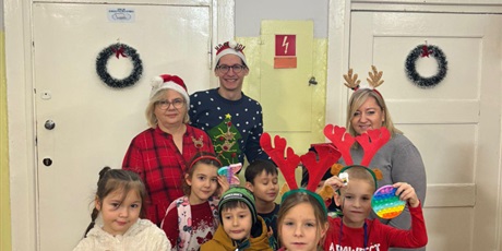 Powiększ grafikę: kiermasz świąteczny