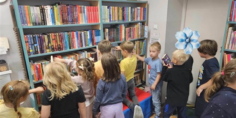 Powiększ grafikę: Ogólnopolski Dzień Głośnego Czytania z klasą 2a