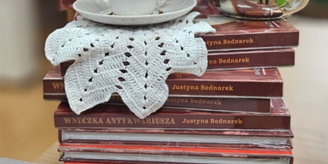 Powiększ grafikę: pasowanie na czytelnika w kl. 2b