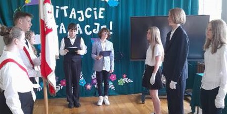 Powiększ grafikę: pożegnanie klasy ósmej