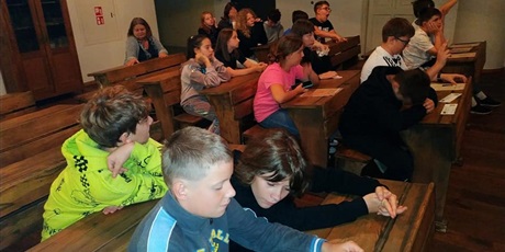 Powiększ grafikę: Uczniowie klasy 6a podczas wizyty w muzeum II wojny światowej