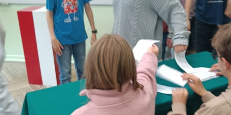Powiększ grafikę: wybory do Samorządu Uczniowskiego